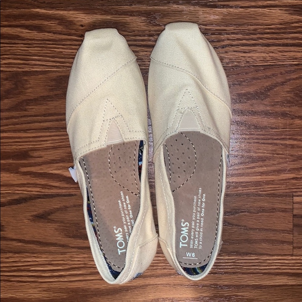 TOMS shoes